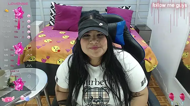Snapshot of evelin_zaens chatting on 18, 2, 2025 evelin zaens online show from 18, 2, 2025