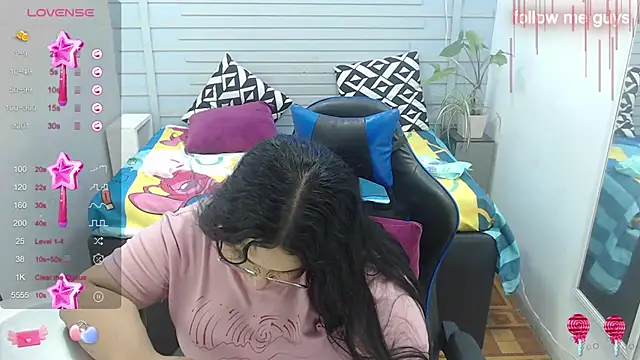 Snapshot of evelin_zaens chatting on 24, 2, 2025 evelin zaens online show from 24, 2, 2025