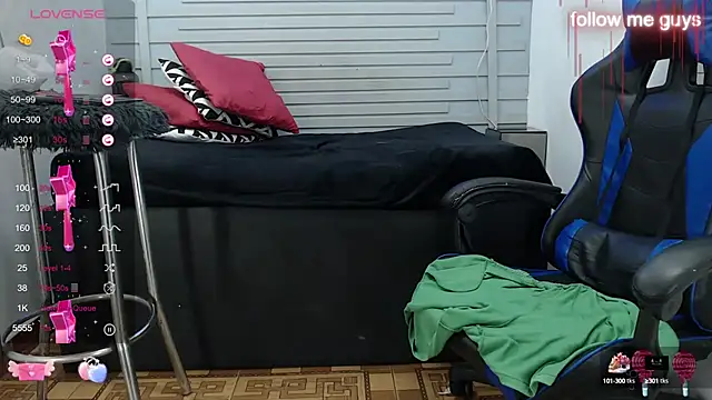 Snapshot of evelin_zaens chatting on 13, 3, 2025 evelin zaens online show from 13, 3, 2025