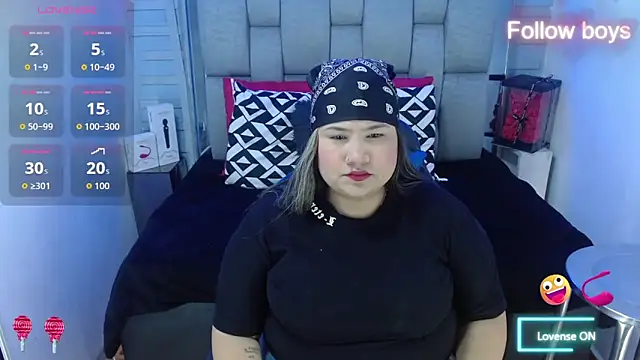 Snapshot of evelin_zaens chatting on 19, 10, 2025 evelin zaens online show from 19, 10, 2025