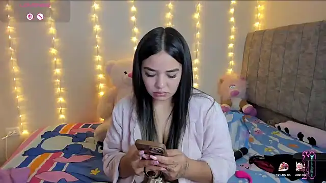 SaraCrow online show from 10, 4, 2026