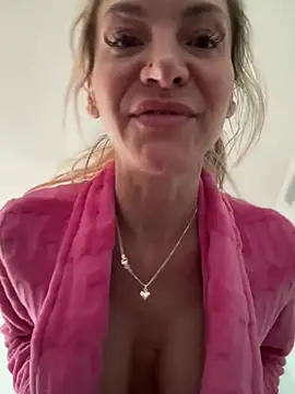 MessyNastyQueen online show from 7, 3, 2025