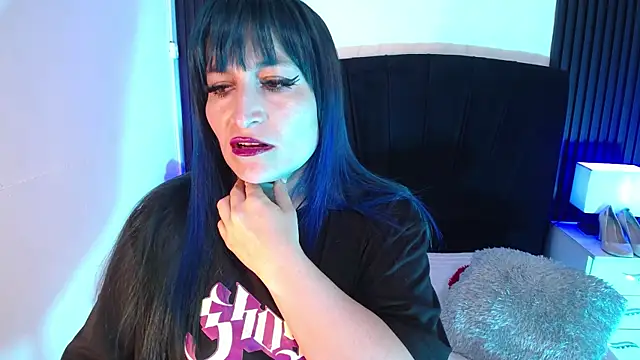 alicia moom online show from 5, 11, 2025