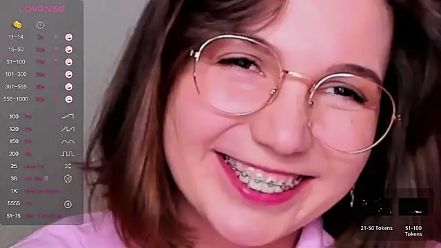 KindHazelHere  online show from 26, 2, 2025