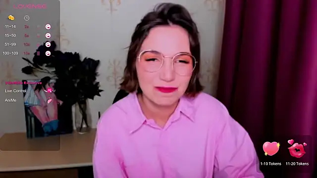 KindHazelHere  online show from 29, 9, 2025