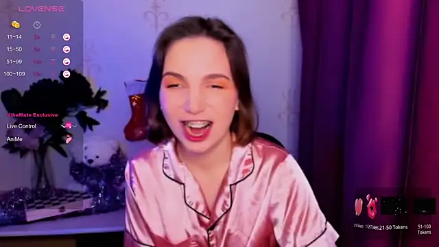 KindHazelHere  online show from 21, 12, 2025