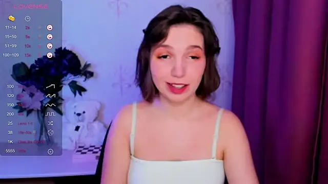 KindHazelHere  online show from 14, 1, 2026