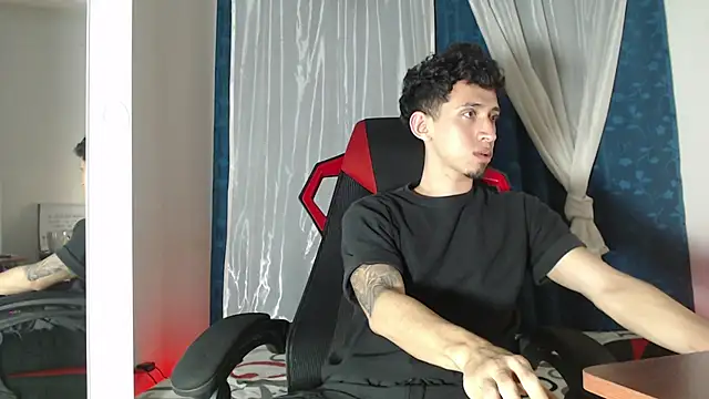 Snapshot of stevenSEX123 chatting on 11, 11, 2025 stevenSEX123 online show from 11, 11, 2025