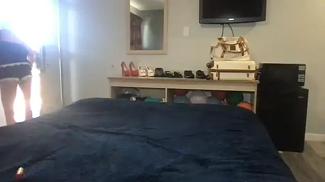 TiffaneyLove online show from 13, 3, 2026