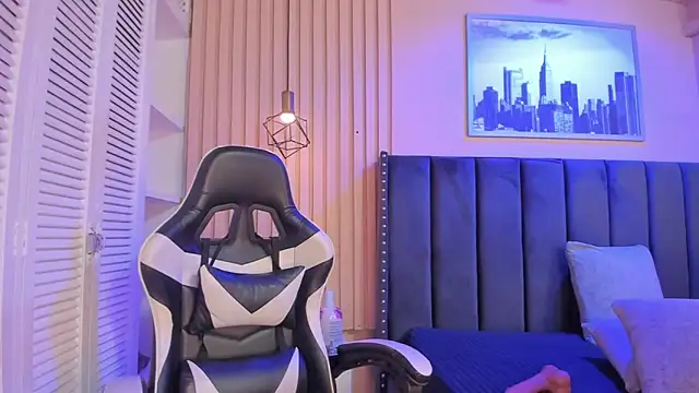 ashlye miller  online show from 28, 3, 2026