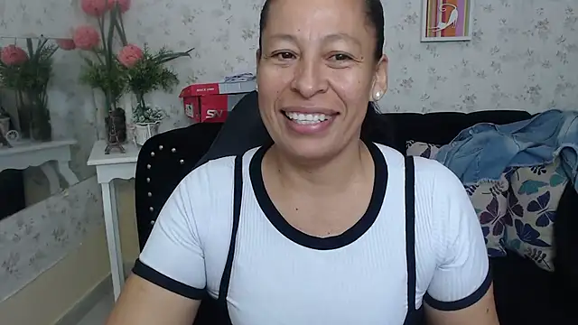 Snapshot of mature_martina chatting on 21, 3, 2025 mature martina online show from 21, 3, 2025