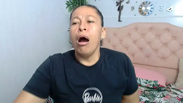 Snapshot of mature_martina chatting on 24, 9, 2025 mature martina online show from 24, 9, 2025