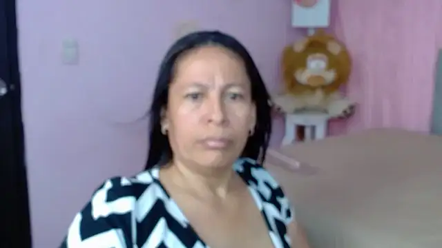 Snapshot of mature_martina chatting on 14, 10, 2025 mature martina online show from 14, 10, 2025