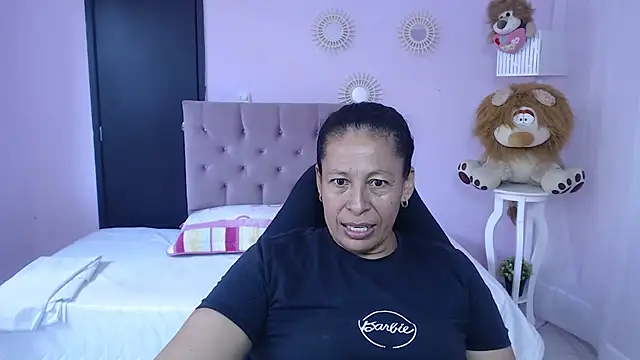 Snapshot of mature_martina chatting on 6, 2, 2026 mature martina online show from 6, 2, 2026