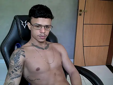 Snapshot of Gust027 chatting on 14, 4, 2026 Gust027 online show from 14, 4, 2026