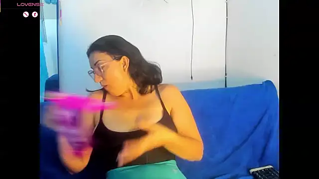 Snapshot of Angelblue_ chatting on 10, 6, 2026 Angelblue online show from 10, 6, 2026