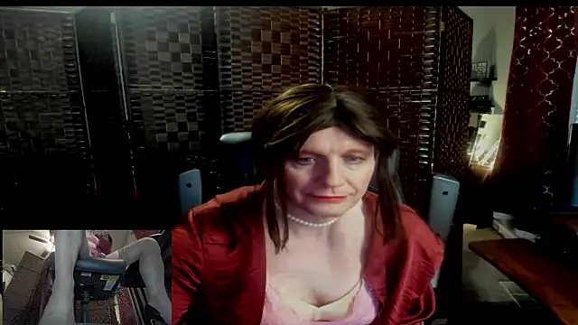 Snapshot of CharlotteAshton chatting on 26, 7, 2026 CharlotteAshton online show from 26, 7, 2026