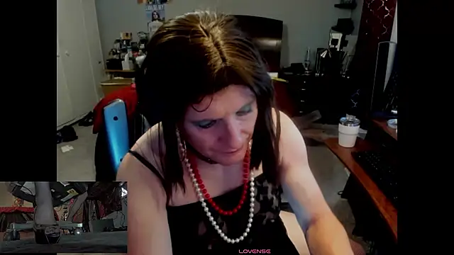 Snapshot of CharlotteAshton chatting on 28, 7, 2026 CharlotteAshton online show from 28, 7, 2026