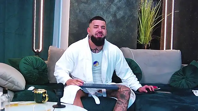 masterkingofmusclee online show from 3, 2, 2025