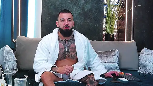 masterkingofmusclee online show from 5, 3, 2025