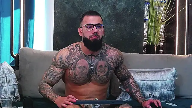 masterkingofmusclee online show from 5, 3, 2025