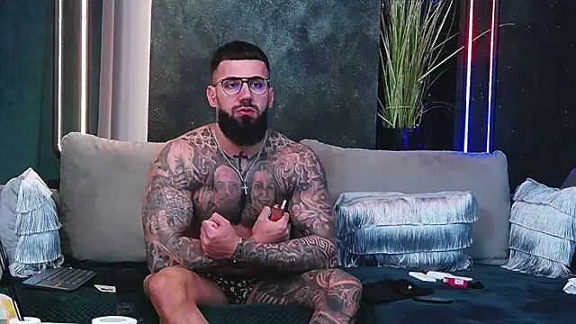 masterkingofmusclee online show from 7, 3, 2025