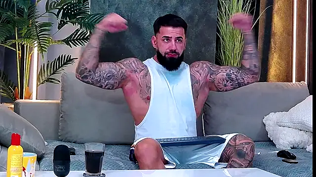 masterkingofmusclee online show from 7, 10, 2025