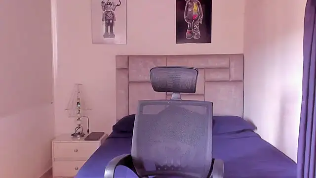 Snapshot of paul_rogerr chatting on 25, 10, 2025 paul rogerr online show from 25, 10, 2025