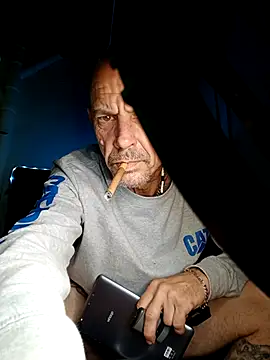 Snapshot of deepstroker42071 chatting on 23, 9, 2025 deepstroker42071 online show from 23, 9, 2025