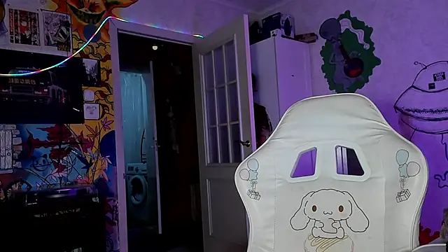 Sunny Mouse  online show from 6, 10, 2025