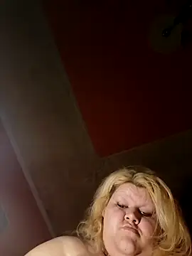 Snapshot of ducicsajsziii chatting on 4, 12, 2024 ducicsajsziii online show from 4, 12, 2024