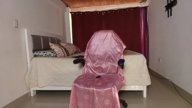 Snapshot of Danna_777 chatting on 19, 9, 2025 Danna 777 online show from 19, 9, 2025