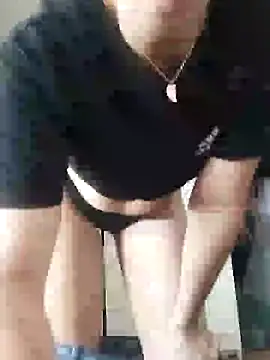 Snapshot of bruna_safadinhaa chatting on 2, 12, 2024 bruna safadinhaa online show from 2, 12, 2024