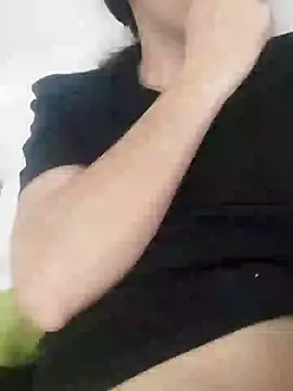 Snapshot of bruna_safadinhaa chatting on 11, 1, 2025 bruna safadinhaa online show from 11, 1, 2025