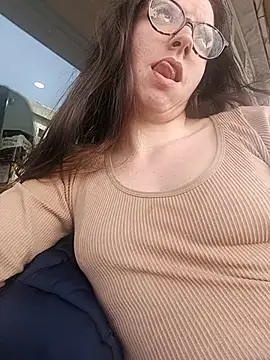 bruna safadinhaa online show from 3, 3, 2026