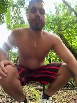 Snapshot of Juan_Castano chatting on 5, 1, 2025 Juan Castano online show from 5, 1, 2025