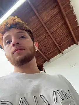 Snapshot of Juan_Castano chatting on 17, 10, 2025 Juan Castano online show from 17, 10, 2025