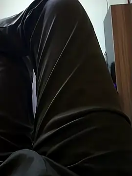 Snapshot of it_suhorney chatting on 2, 10, 2025 it suhorney online show from 2, 10, 2025