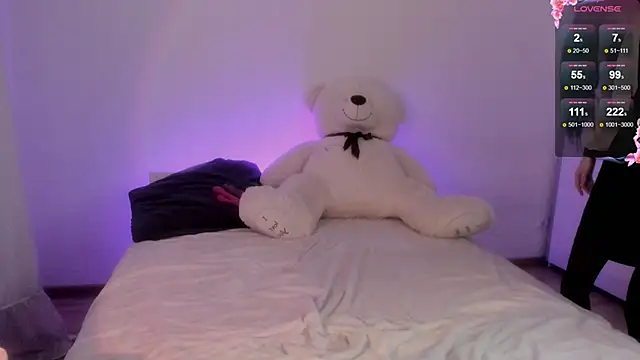 Snapshot of 666kisses chatting on 19, 12, 2024 666kisses online show from 19, 12, 2024