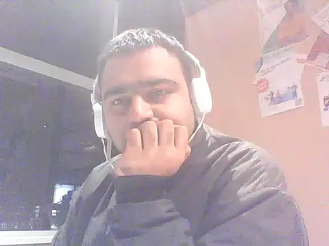 Snapshot of JohnBond009 chatting on 28, 1, 2025 JohnBond009 online show from 28, 1, 2025