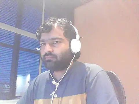 Snapshot of JohnBond009 chatting on 8, 9, 2025 JohnBond009 online show from 8, 9, 2025