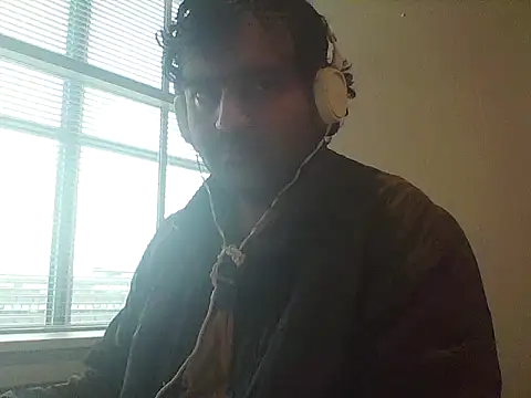 Snapshot of JohnBond009 chatting on 3, 10, 2025 JohnBond009 online show from 3, 10, 2025