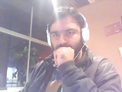 Snapshot of JohnBond009 chatting on 15, 4, 2026 JohnBond009 online show from 15, 4, 2026