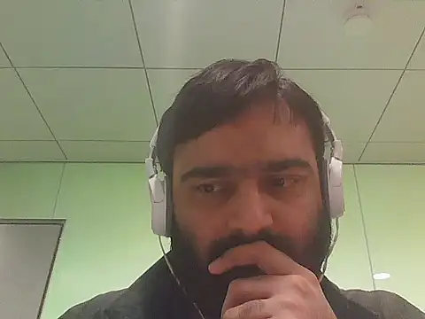 Snapshot of JohnBond009 chatting on 20, 5, 2026 JohnBond009 online show from 20, 5, 2026