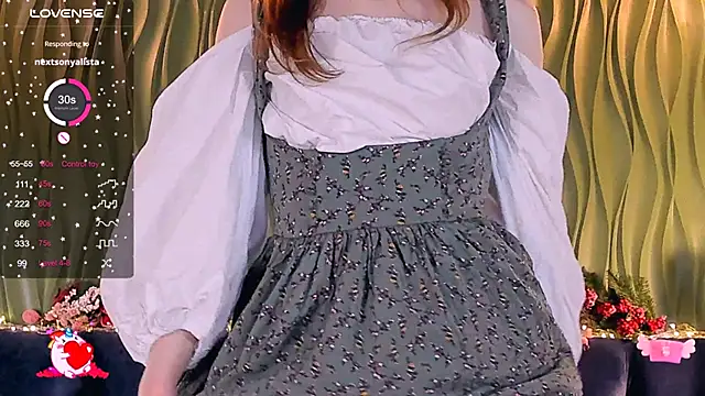 Snapshot of AliceLanley chatting on 5, 2, 2025 AliceLanley online show from 5, 2, 2025