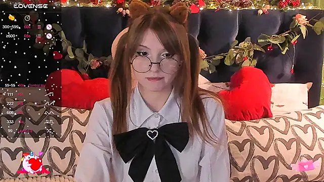 Snapshot of AliceLanley chatting on 18, 2, 2025 AliceLanley online show from 18, 2, 2025