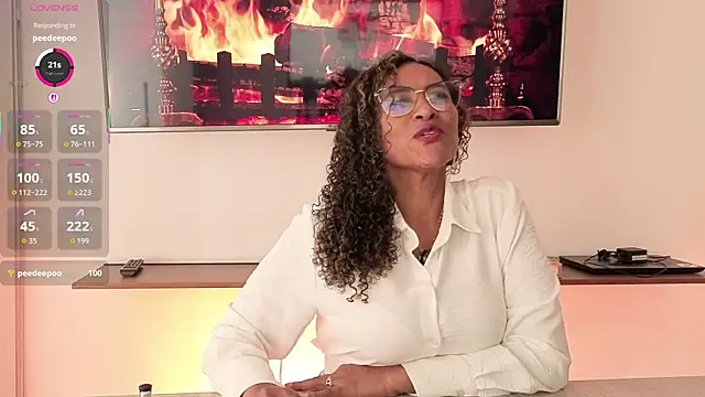 Snapshot of _Victoria_Hills chatting on 11, 10, 2025 Victoria Hills online show from 11, 10, 2025