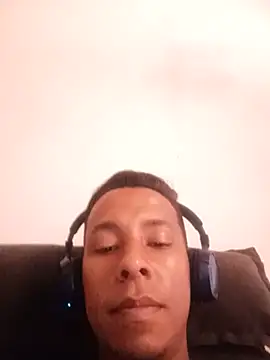Snapshot of jhonjhon2131 chatting on 9, 5, 2026 jhonjhon2131 online show from 9, 5, 2026
