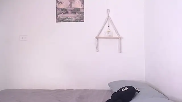 yungelitamor  online show from 5, 3, 2025