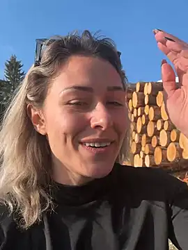 petrouchkaaa  online show from 4, 3, 2026